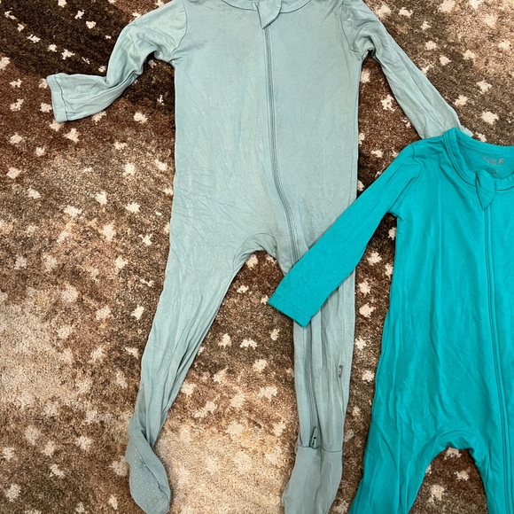 NWOT 2 Kyte Zipper Footies - Picture 2 of 5